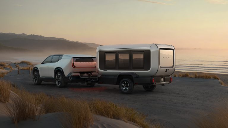 Honda dévoile une remorque de voyage modulaire avec alimentation solaire et toit retractable