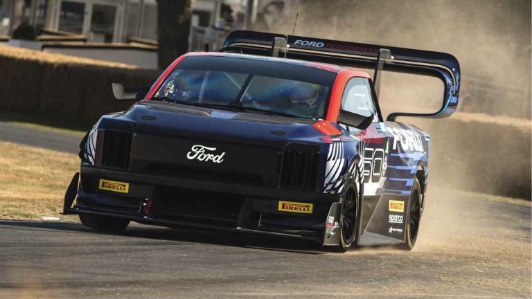 Une camionnette électrique bat tout le monde au Festival of Speed de Goodwood