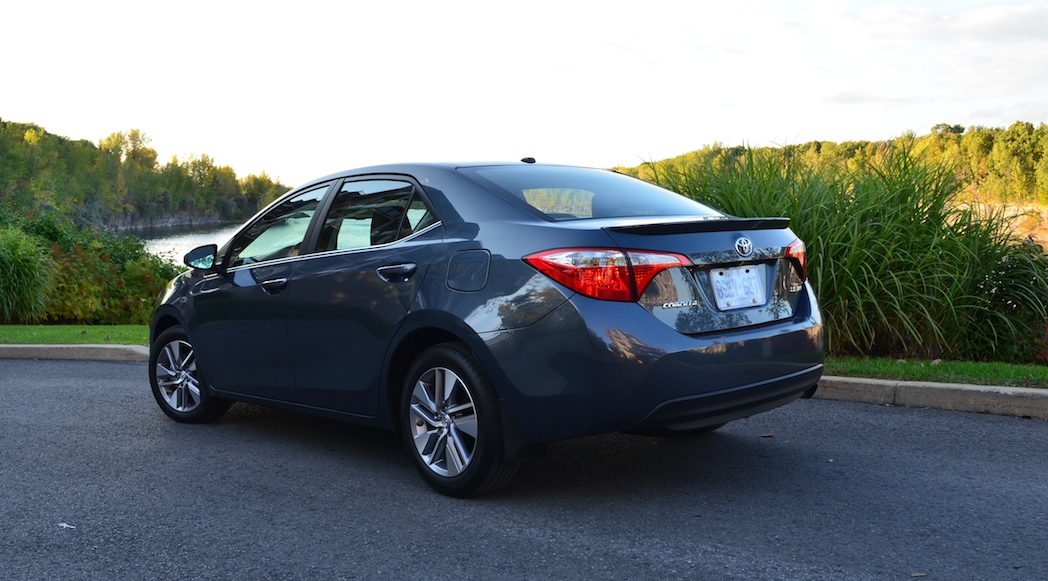Toyota Corolla LE ECO 2015, Corolla? Peut-être. ECO ? Vraiment pas ...
