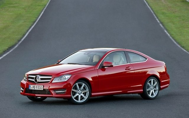 069491_Mercedes-Benz_Classe_C_Coupe_2012_Une_silhouette_fort_bien_reussie