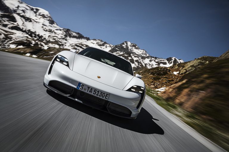 Porsche Taycan Turbo S contre Tesla Model S Performance : laquelle est la plus rapide?