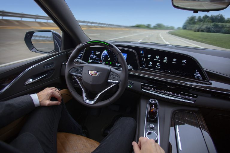 Super Cruise, disponible à bord de 22 modèles d’ici 2023