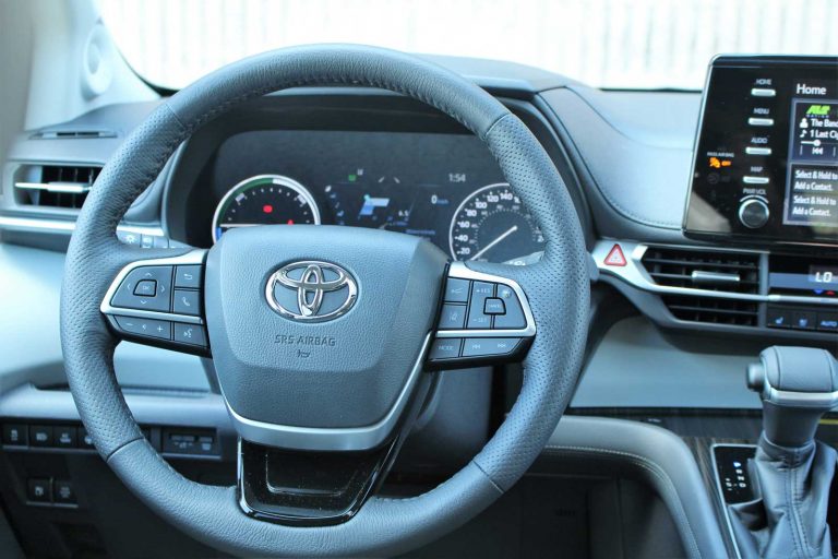 2021-Toyota-Sienna-Limited-AWD-12-MD