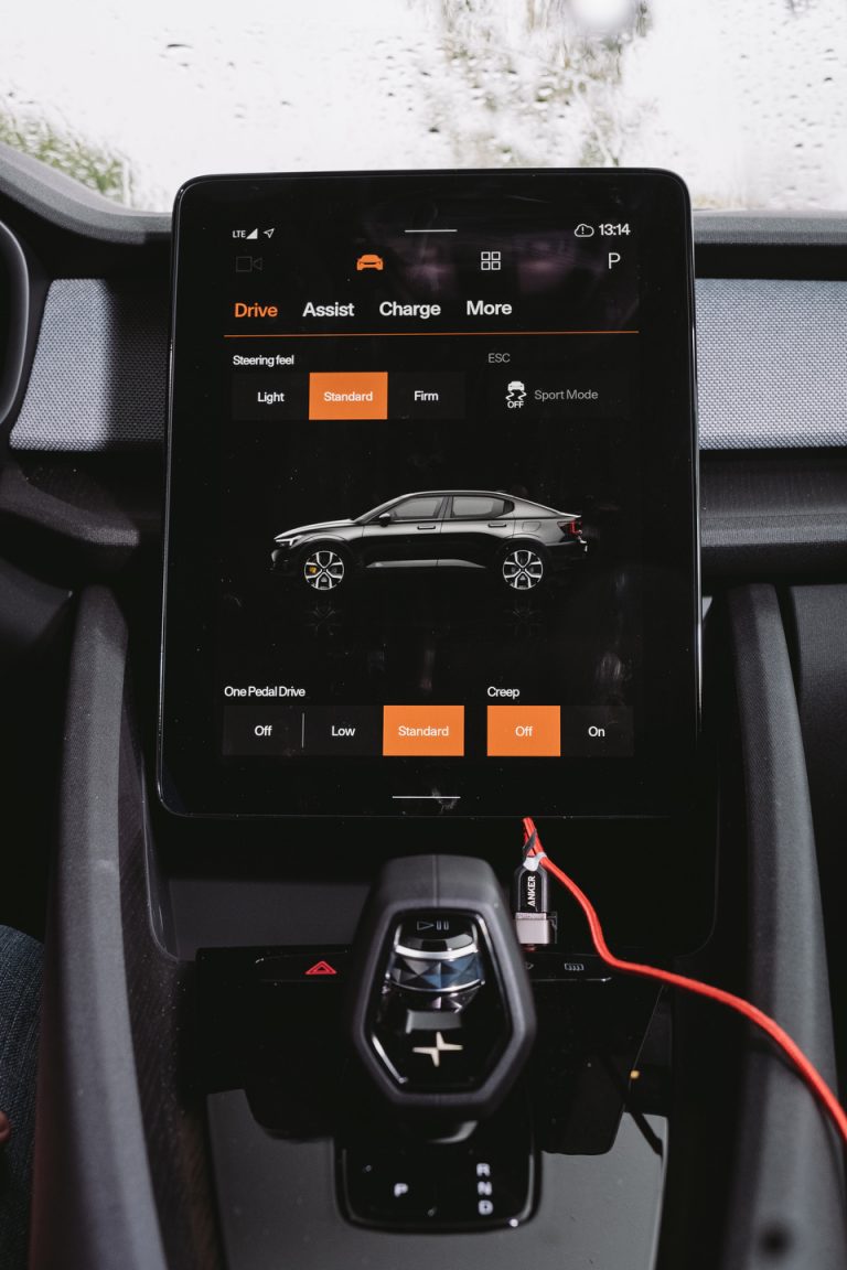 Polestar est le premier constructeur automobile à intégrer un navigateur web à son système d’info divertissement