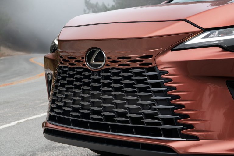 Lexus confirme travailler sur une transmission manuelle pour véhicules électriques