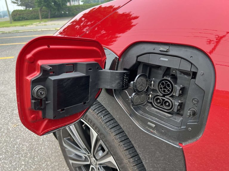Toyota adopte la norme de recharge nord-américaine dès 2025
