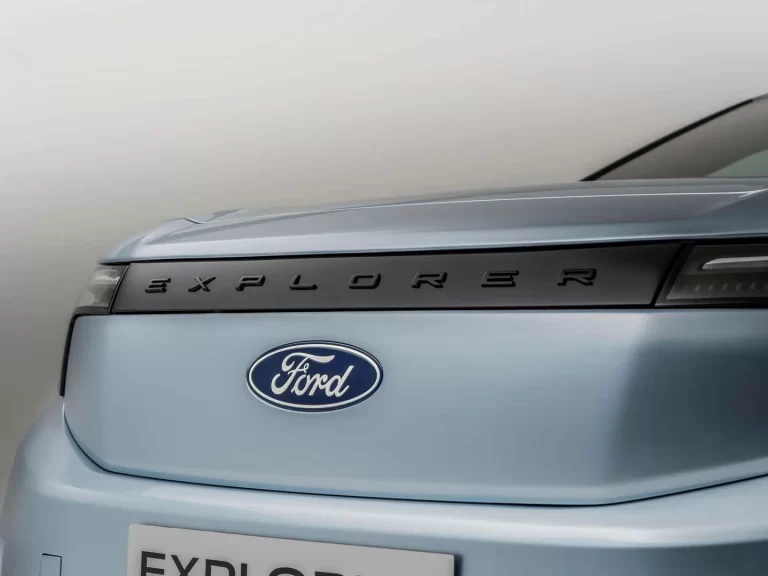 Ford dit que son futur VUS électrique à trois rangées sera un «Bullet Train personnel»