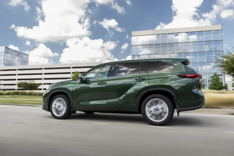 Le Toyota Highlander 2023 commence à partir de 45 000 $ au Canada