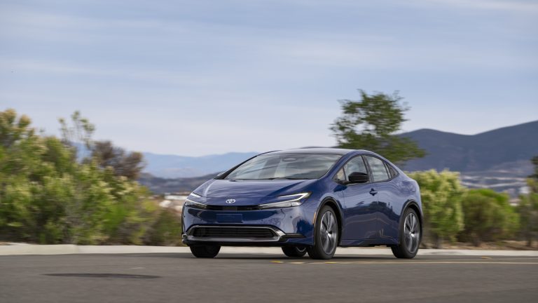 Toyota rappelle certaines Prius pour un problème de portières qui peuvent s’ouvrir en roulant
