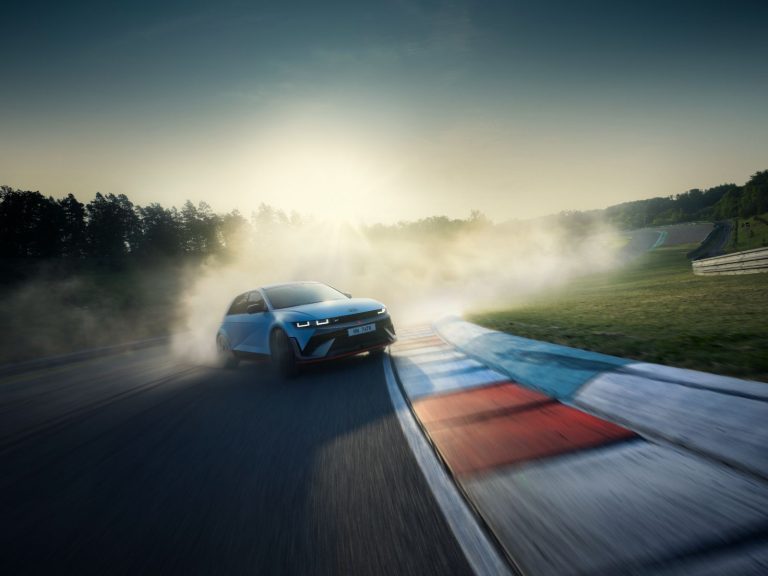 En vidéo : Le Hyundai Ioniq 5 N 2024 démontre son savoir-faire au Nürburgring