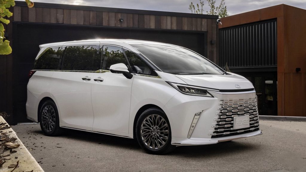 Lexus LS Concept : quand la berline phare devient un minivan électrique ...