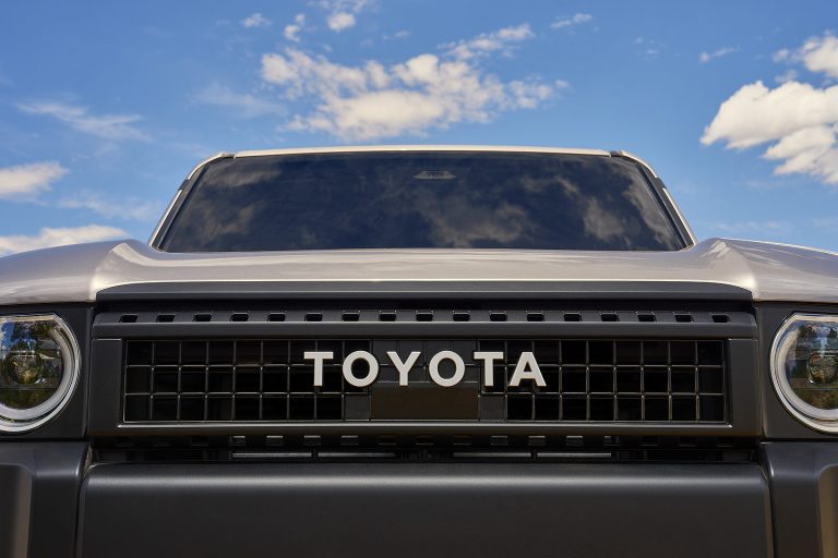 Toyota prend de l&rsquo;avance en matière de satisfaction de la clientèle, Lexus et Tesla sont à égalité pour le luxe