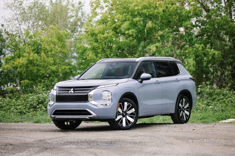 Essai Routier :  Mitsubishi Outlander GT Premium 2025 : De légères retouches qui font du bien