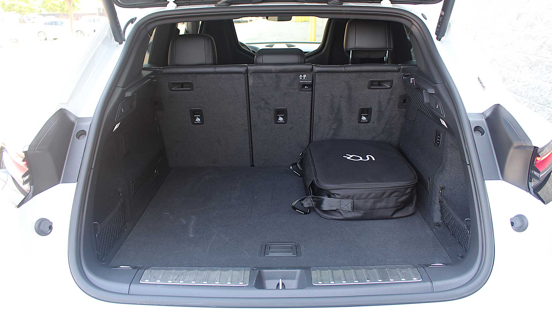 Porsche Macan 4S Electric 2025