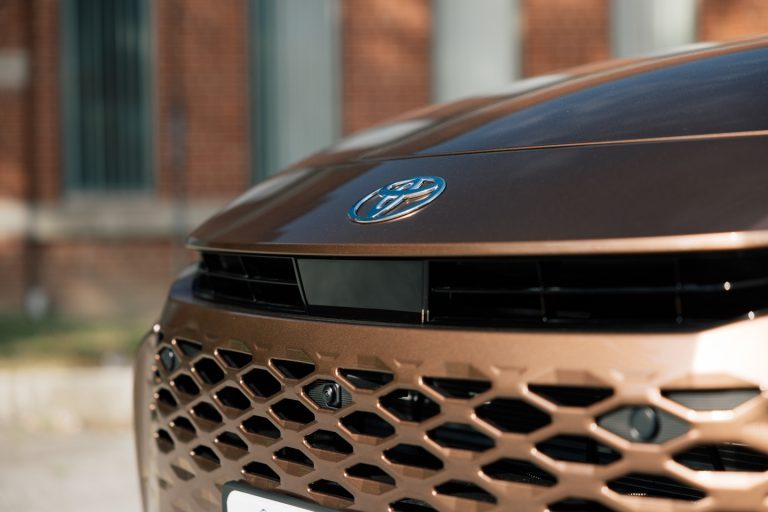 Toyota vend 10,8 millions de véhicules en 2024 et conserve la tête des ventes mondiales