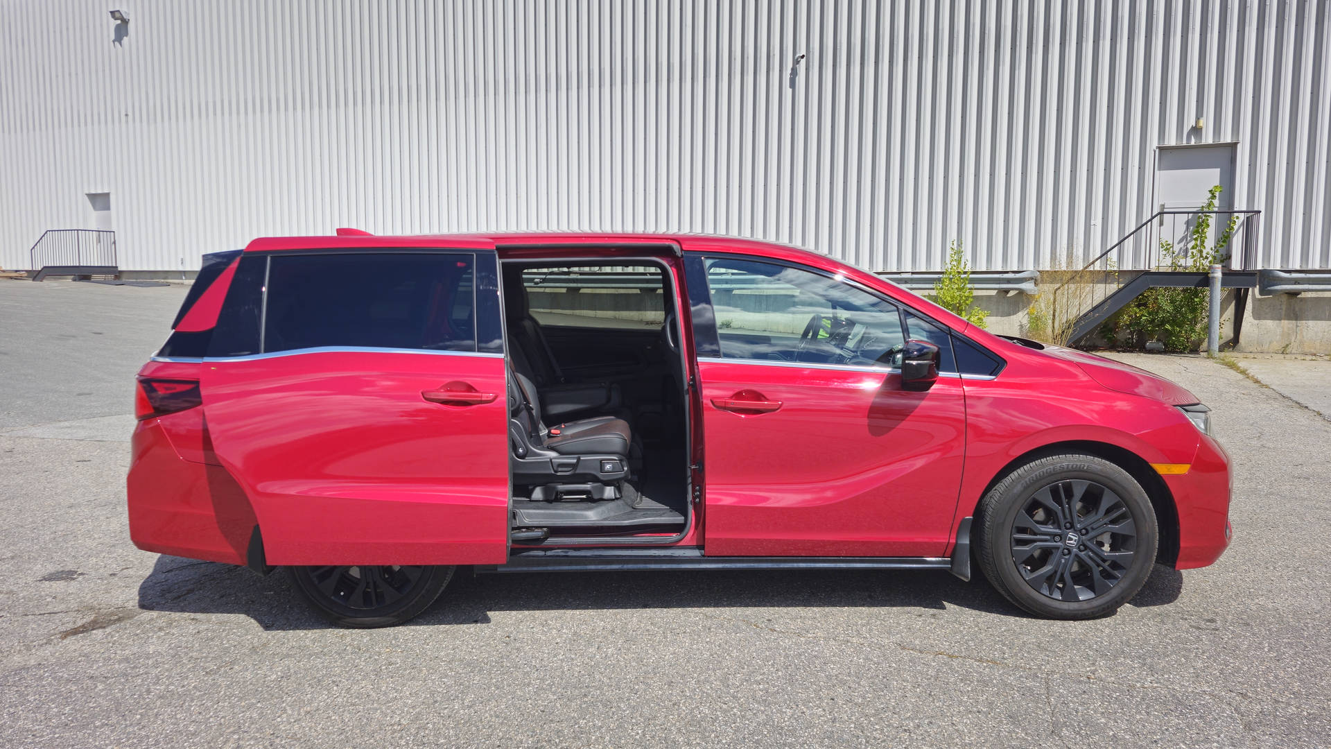 2025 Honda Odyssey Black Edition | Photo: Anthony Lemonde