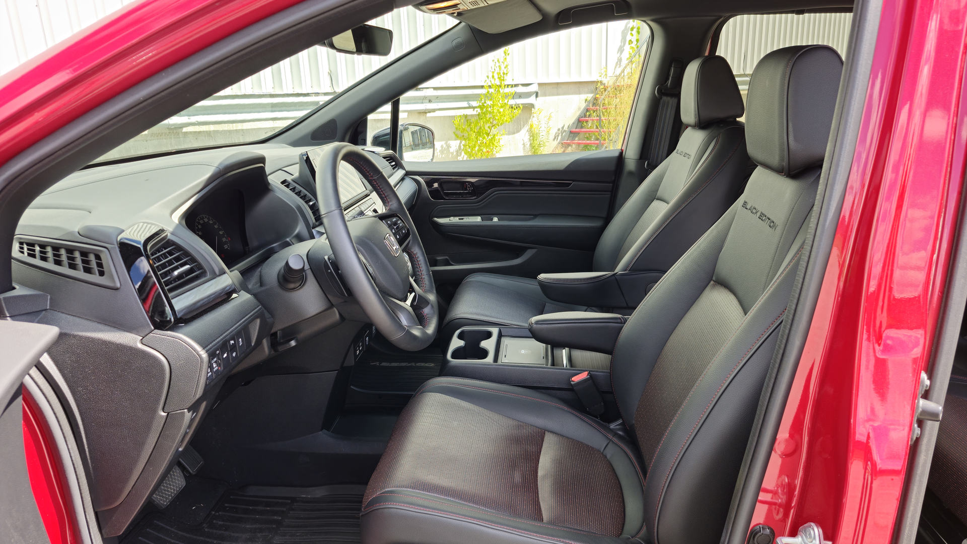 2025 Honda Odyssey Black Edition | Photo: Anthony Lemonde