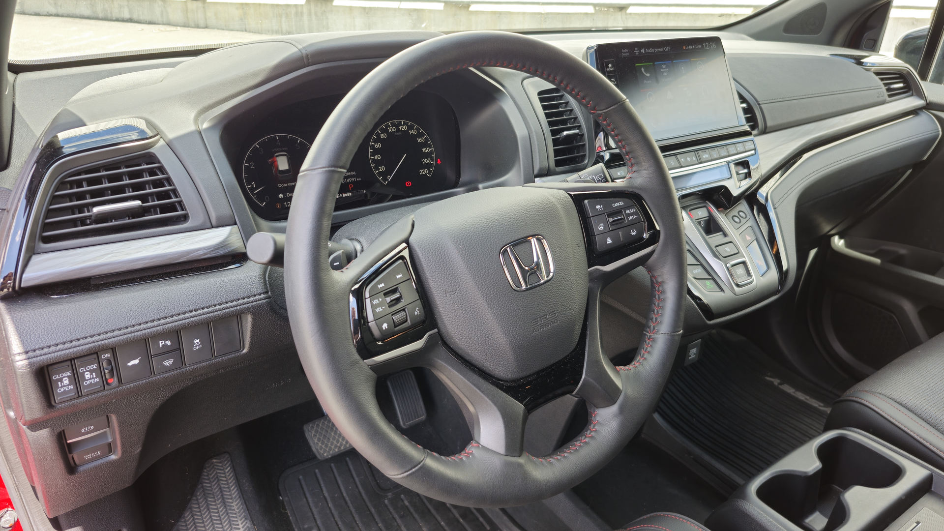 2025 Honda Odyssey Black Edition | Photo: Anthony Lemonde