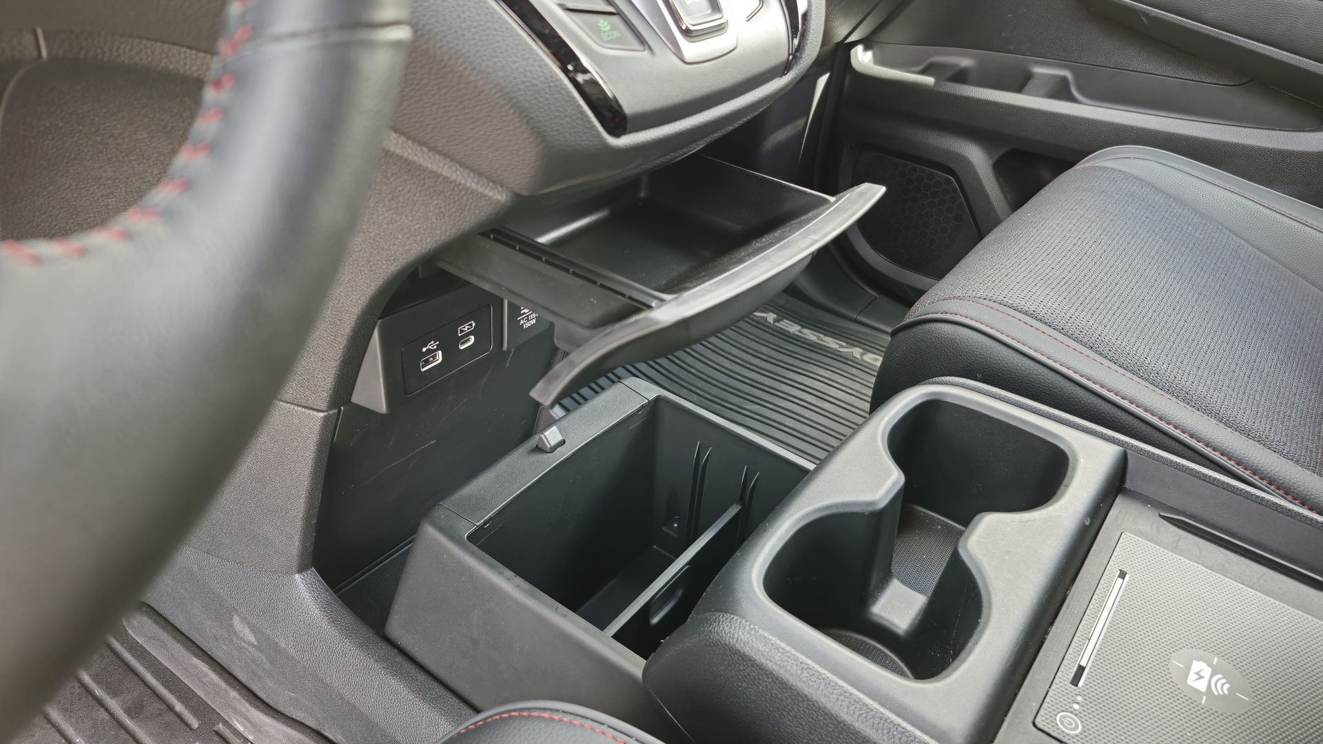 2025 Honda Odyssey Black Edition | Photo: Anthony Lemonde