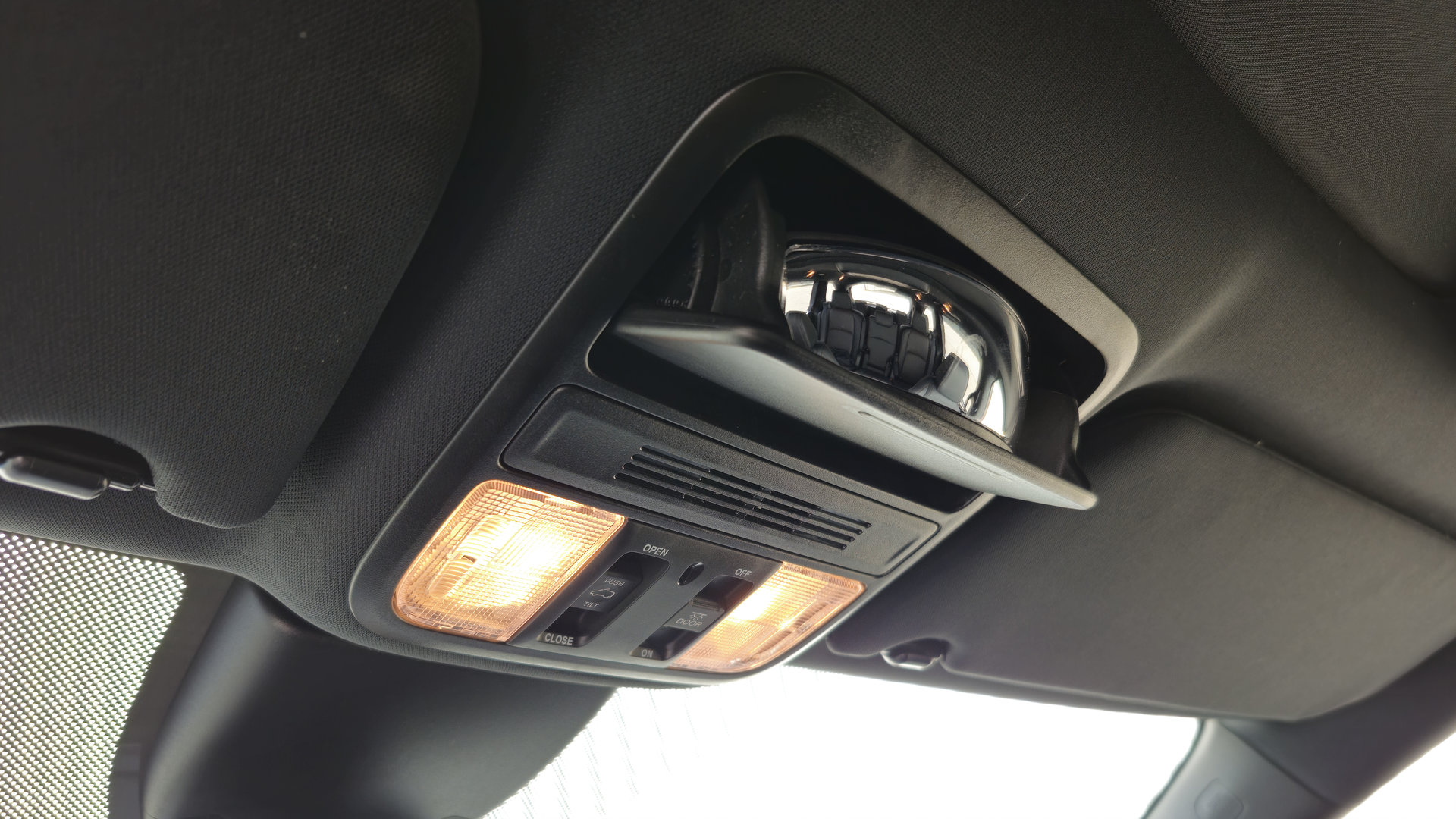2025 Honda Odyssey Black Edition | Photo: Anthony Lemonde