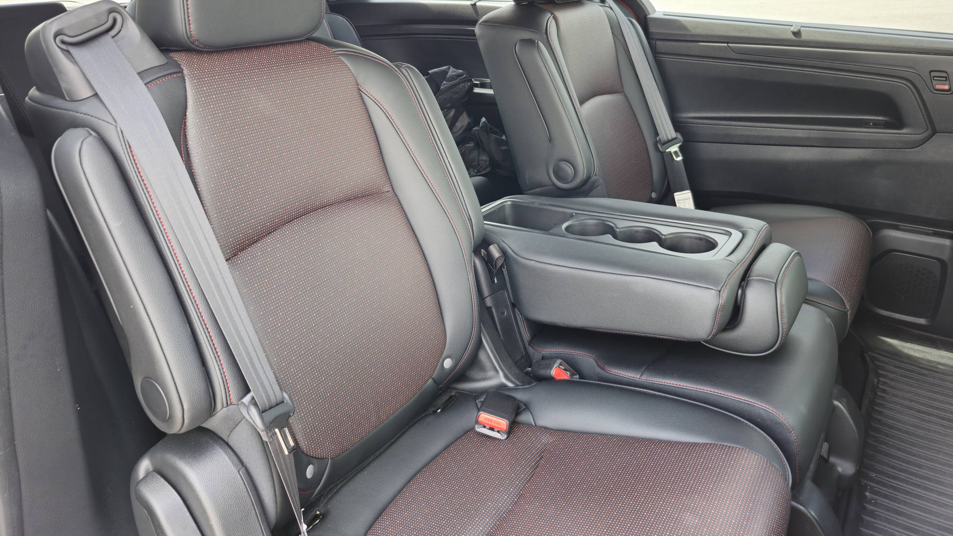 2025 Honda Odyssey Black Edition | Photo: Anthony Lemonde
