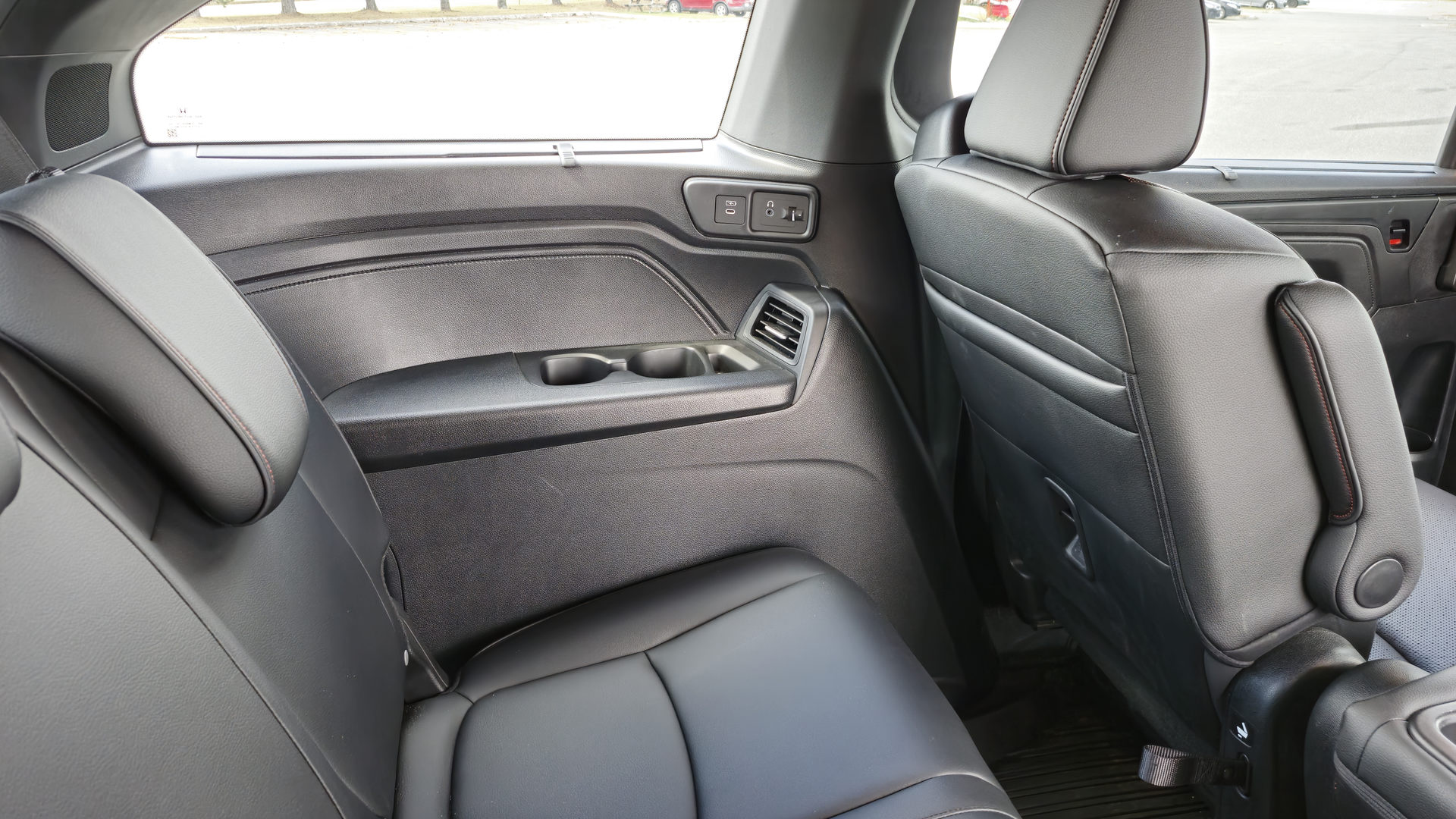 2025 Honda Odyssey Black Edition | Photo: Anthony Lemonde