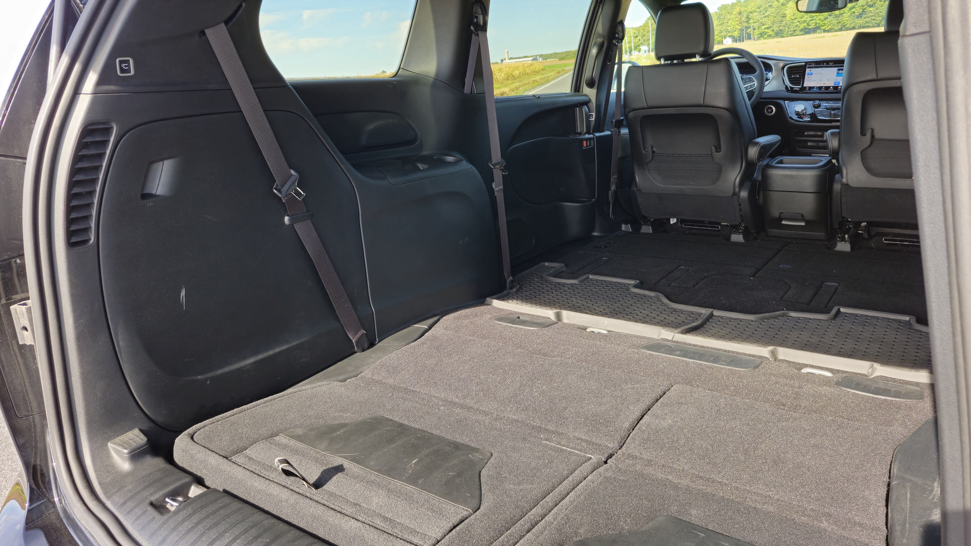 2025 Chrysler Grand Caravan | Photo: Anthony Lemonde