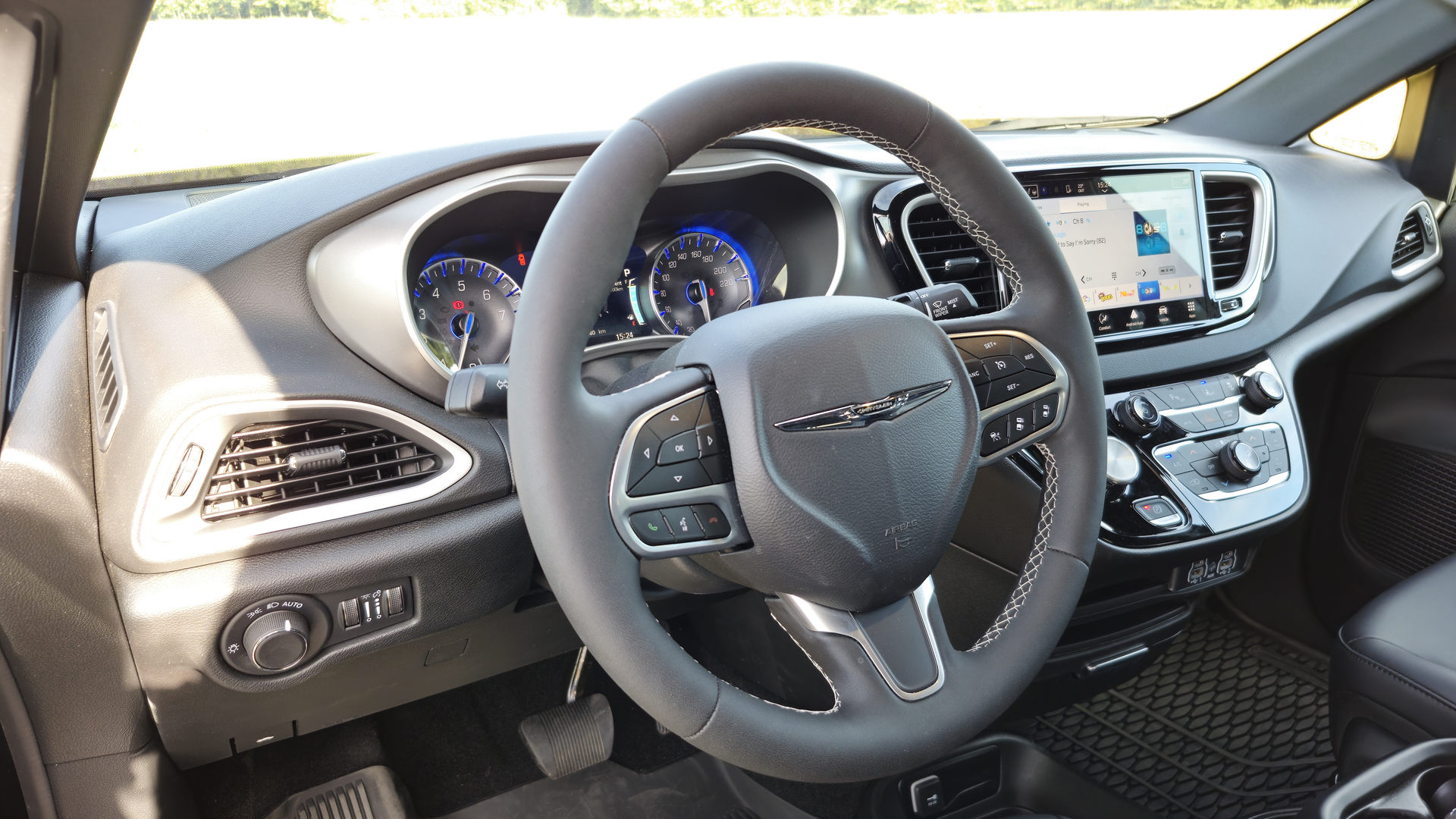 2025 Chrysler Grand Caravan | Photo: Anthony Lemonde