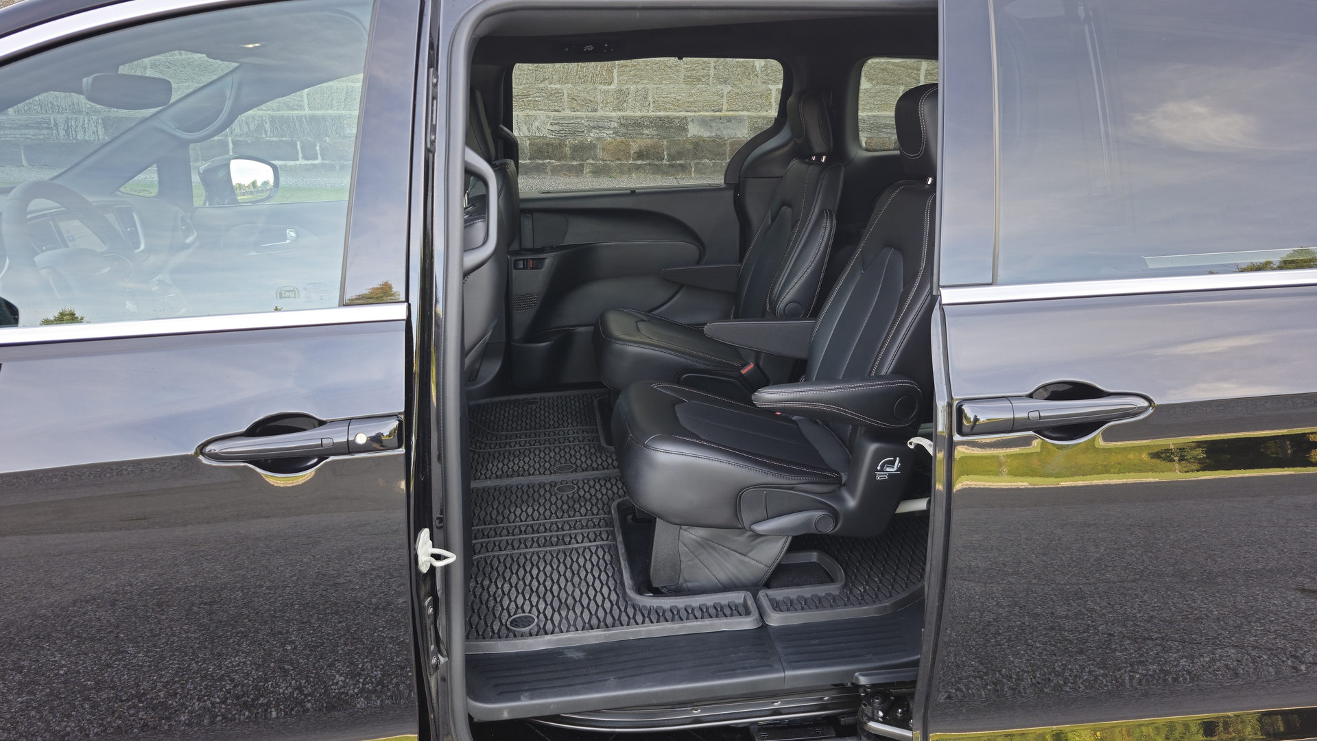 2025 Chrysler Grand Caravan | Photo: Anthony Lemonde