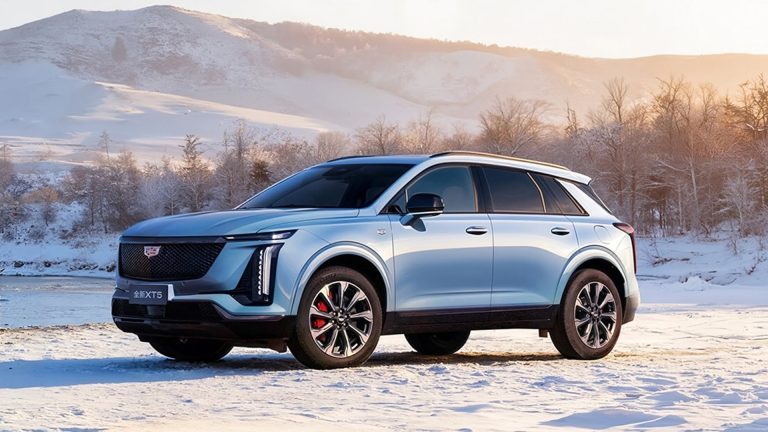 Cadillac relance sa gamme thermique alors que sa stratégie tout électrique cède la place au choix