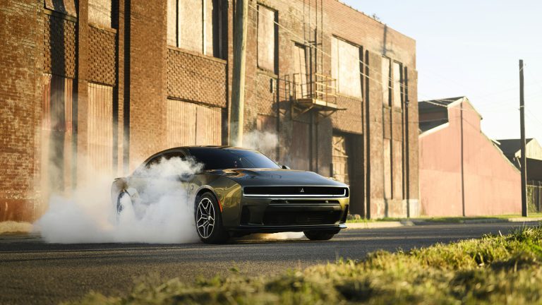 Dodge lance un parfum inspiré de la Charger à temps pour la fête des Pères
