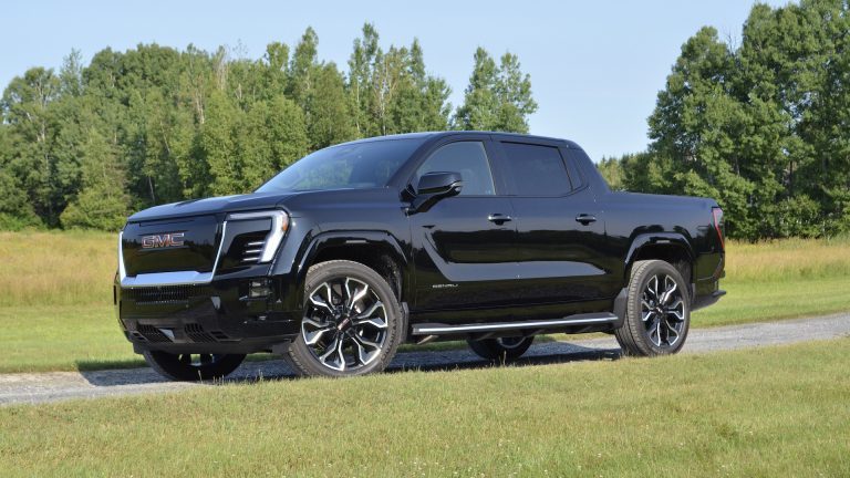 General Motors reporte indéfiniment la prochaine génération de ses camionnettes électriques au profit des motorisations à essence et hybrides