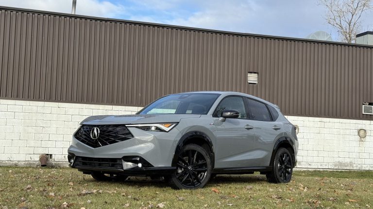 Essai routier Acura ADX A-Spec Premium 2026 : un écusson haut de gamme avec une discussion inconfortable sur le prix