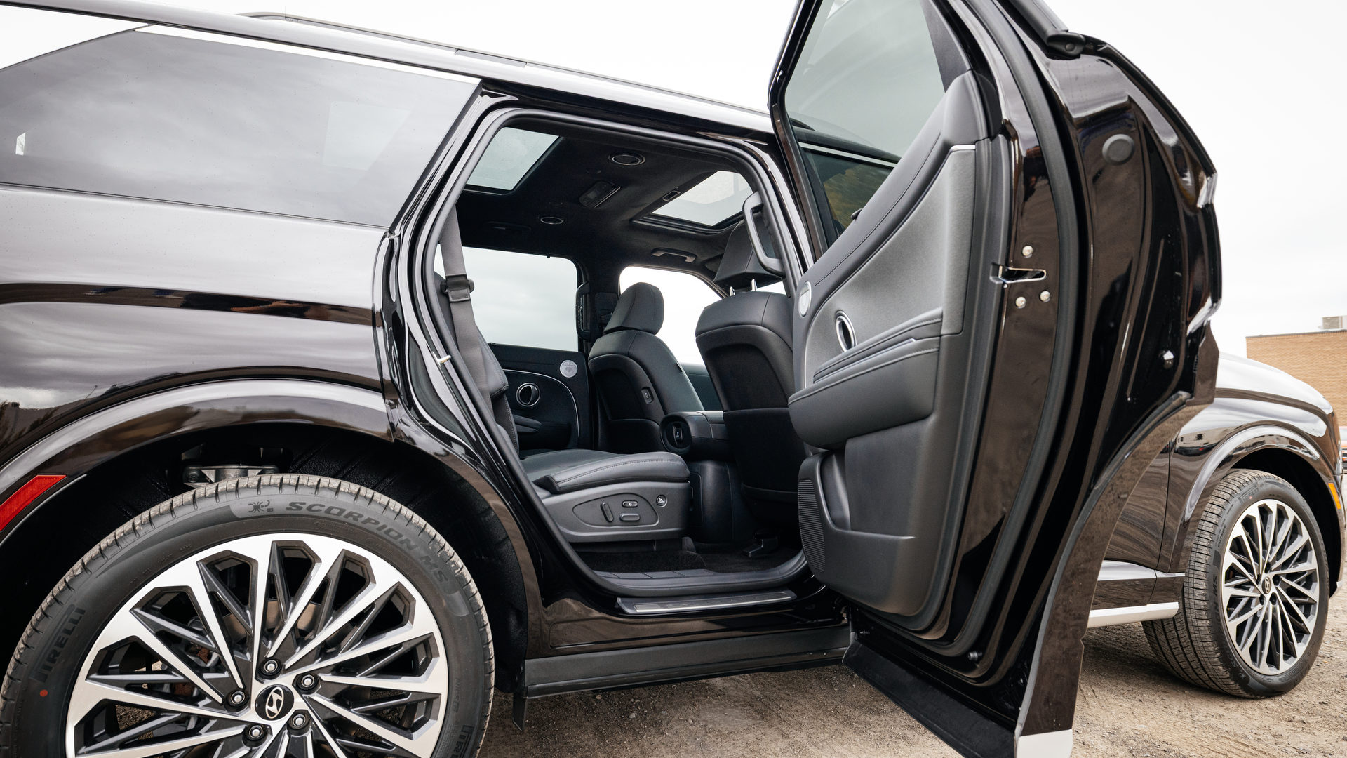 2026 Hyundai Palisade Ultimate Calligraphy Hybrid AWD | Photo: Olivier Delorme