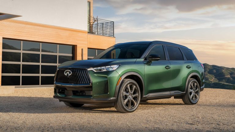 L’Infiniti QX60 de retour au Canada malgré les tarifs; les modèles Nissan demeurent suspendus