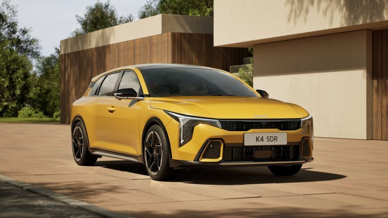 Kia présente la K4 hatchback en Europe avec motorisations hybride léger et hybride complet à venir
