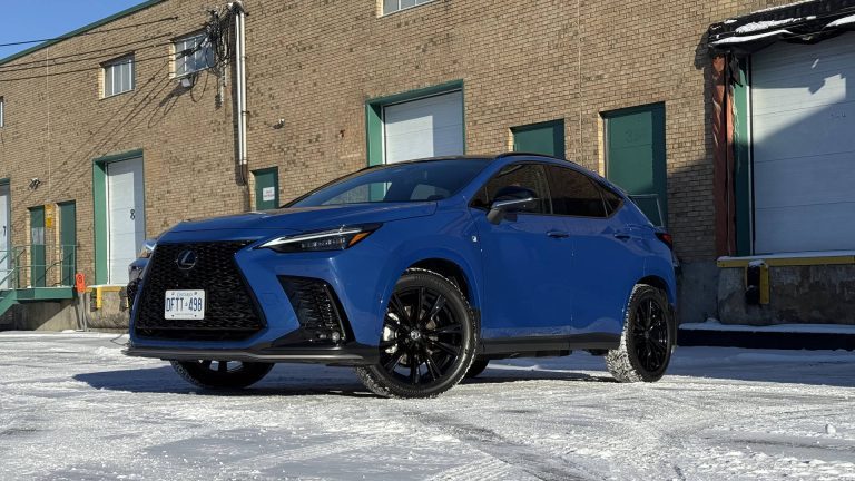 Essai routier Lexus NX 350h 2026 : la formule du luxe intelligent fonctionne toujours