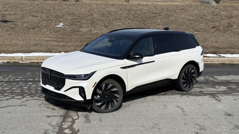 Essai routier Lincoln Nautilus Ultra 2026 : luxe, confort et crise d’identité