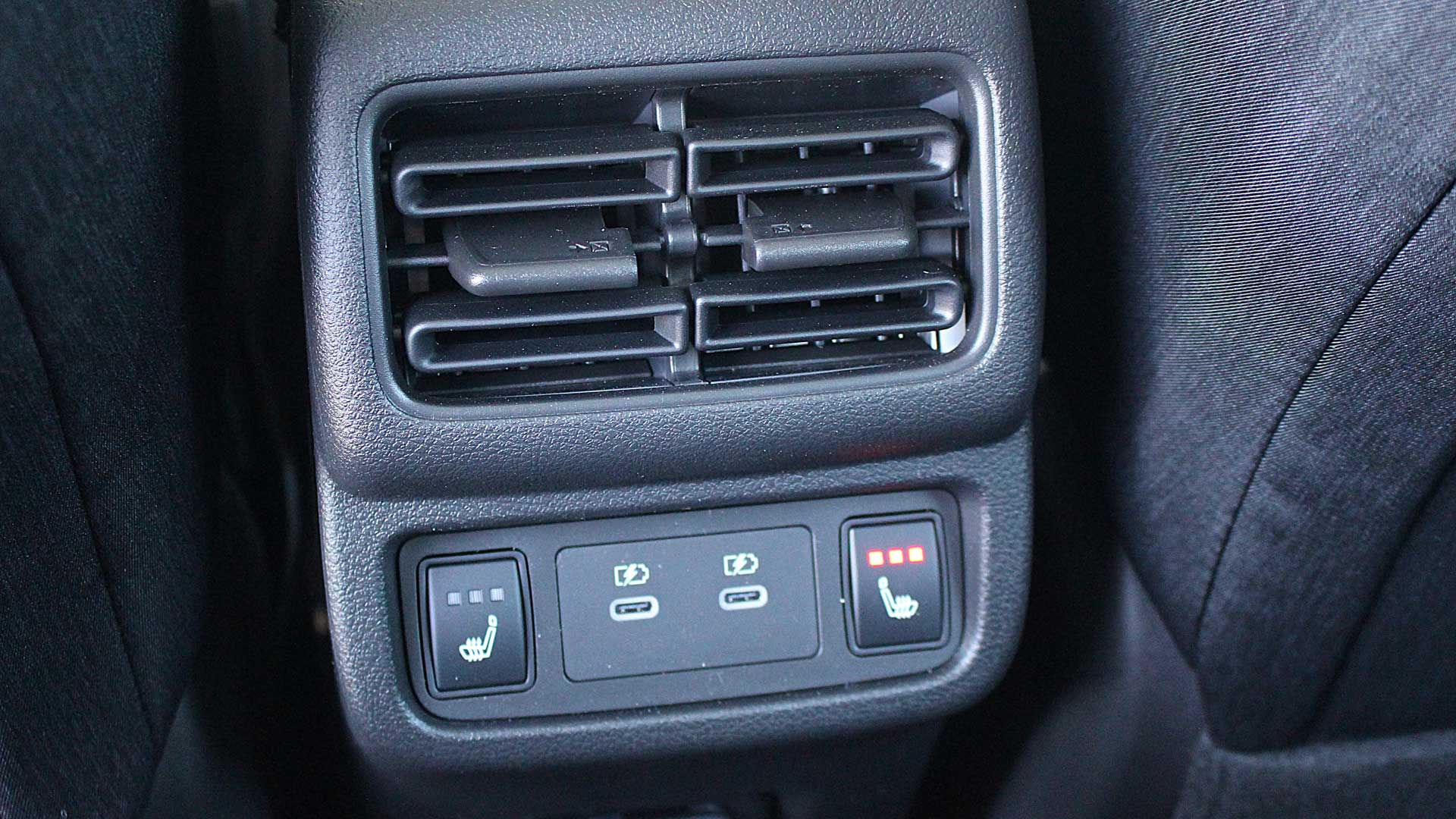 Nissan LEAF 2026