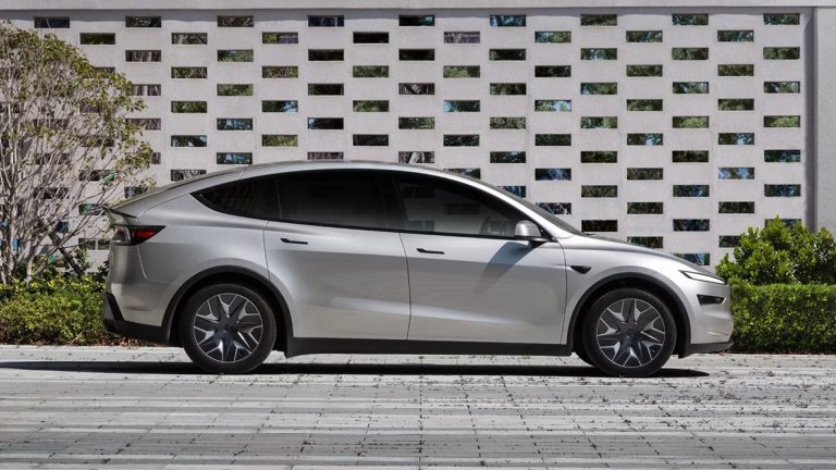 Tesla dévoile le Model Y L à six places aux États-Unis, mais le Canada est exclu