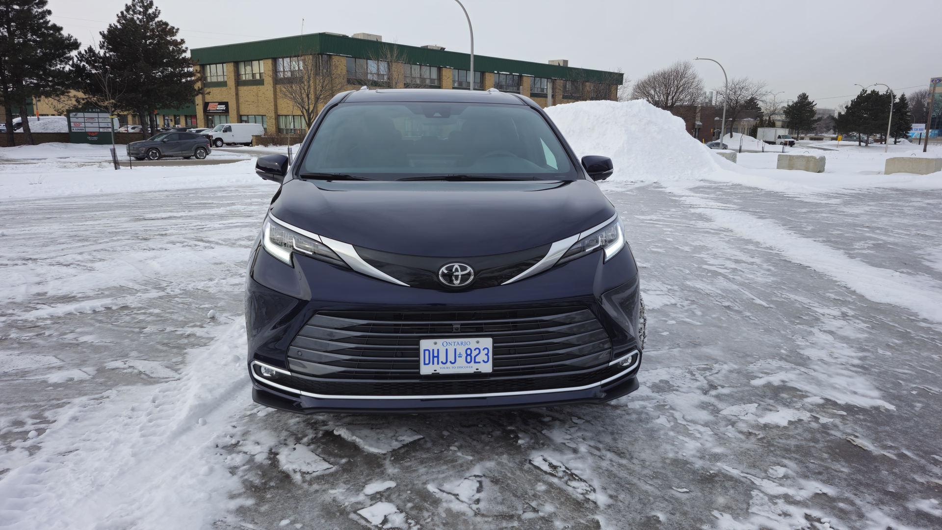 2026 Toyota Sienna Limited | Photo: Anthony Lemonde