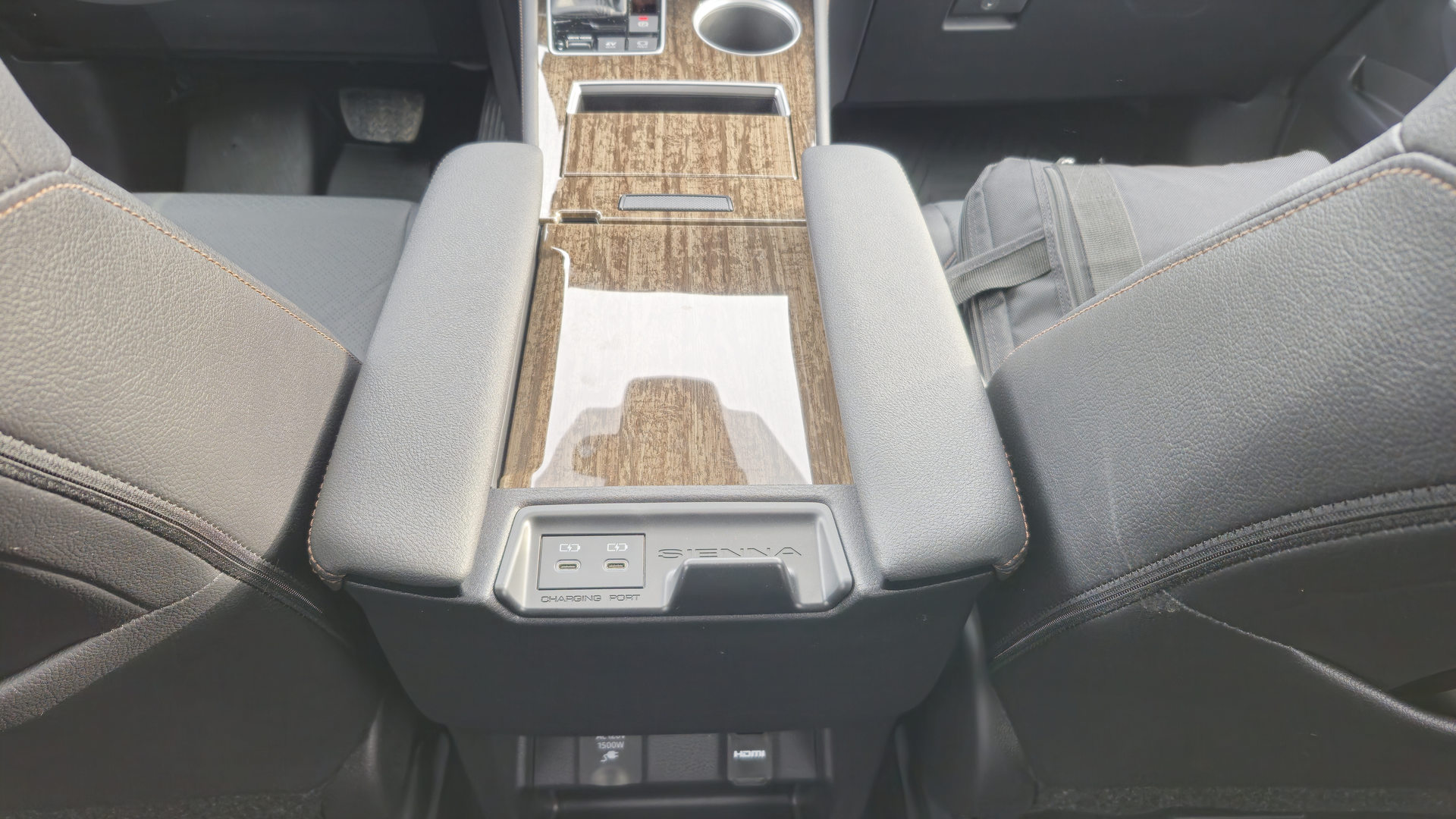 2026 Toyota Sienna Limited | Photo: Anthony Lemonde