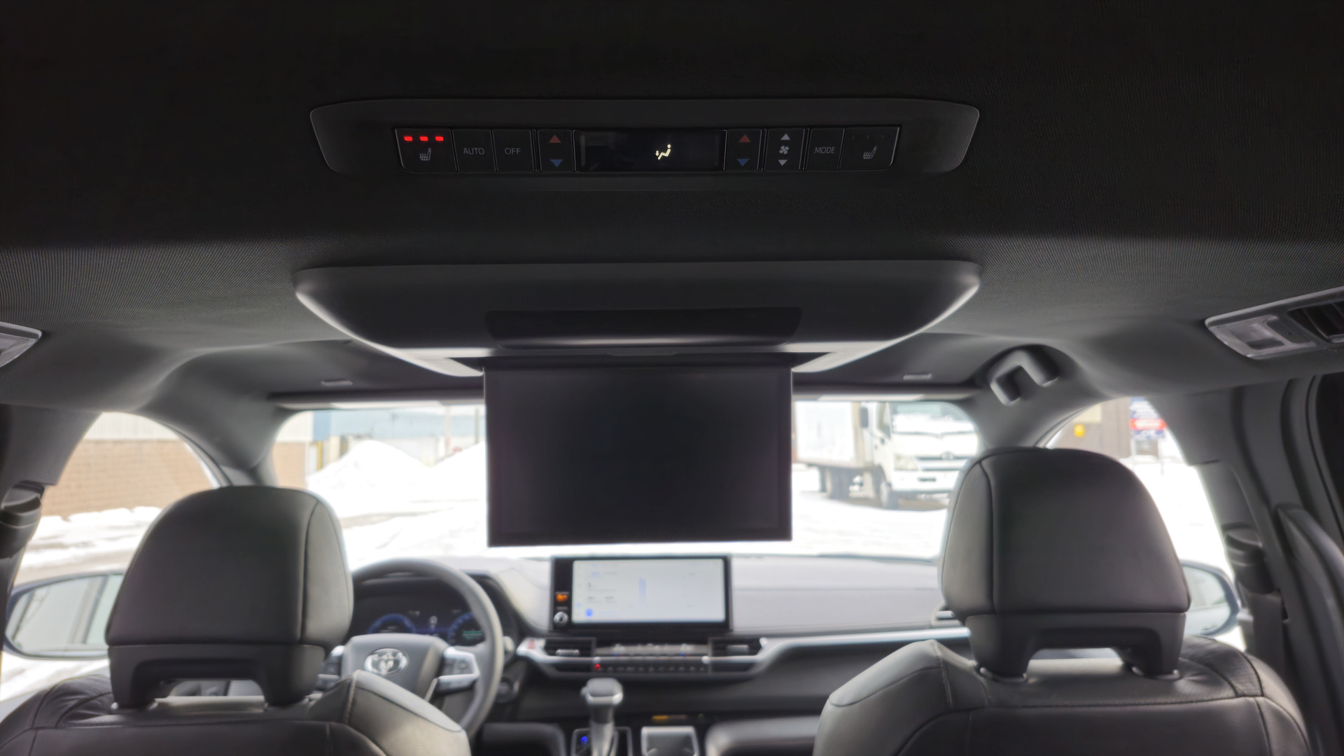 2026 Toyota Sienna Limited | Photo: Anthony Lemonde