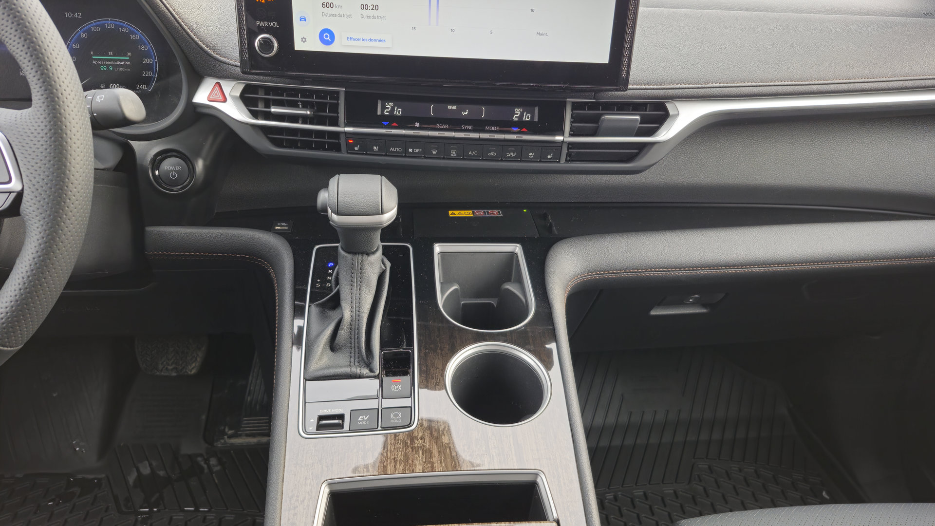 2026 Toyota Sienna Limited | Photo: Anthony Lemonde
