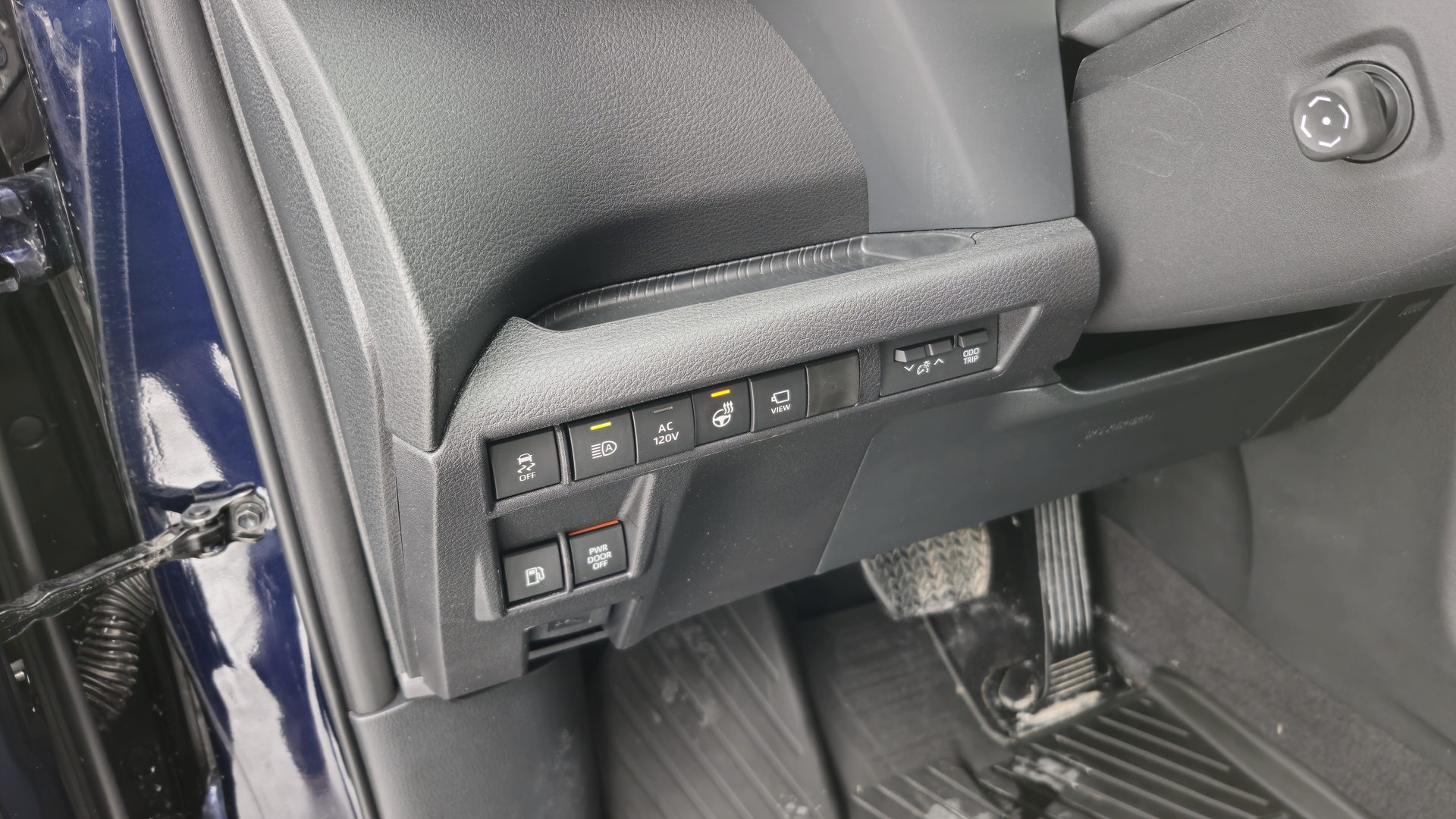 2026 Toyota Sienna Limited | Photo: Anthony Lemonde