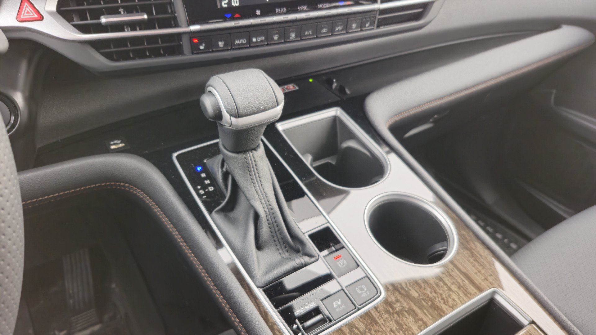 2026 Toyota Sienna Limited | Photo: Anthony Lemonde