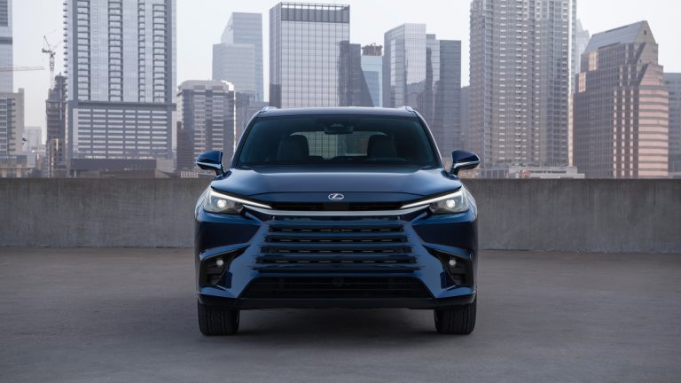 Lexus requise d’abandonner la calandre en sablier sous la direction d’Akio Toyoda