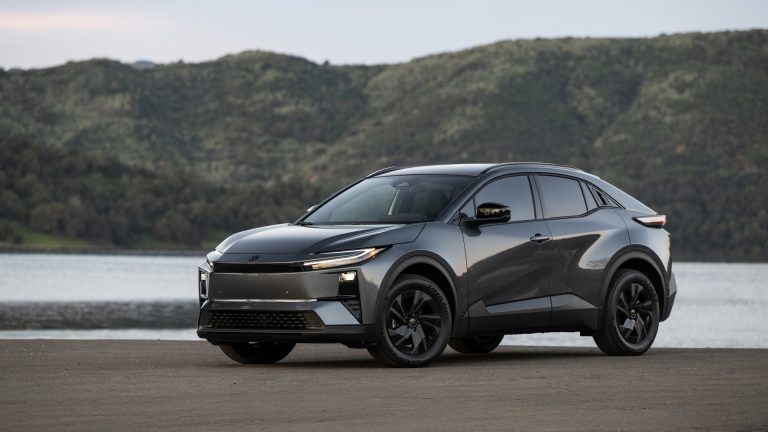 Le prix de transaction moyen est désormais à parité entre les véhicules à combustion et les véhicules électriques au Canada