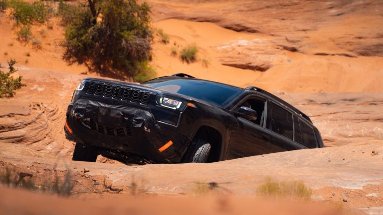 Jeep dévoile un nouvel aperçu du futur Cherokee Trailhawk 2027 « Trail Rated »