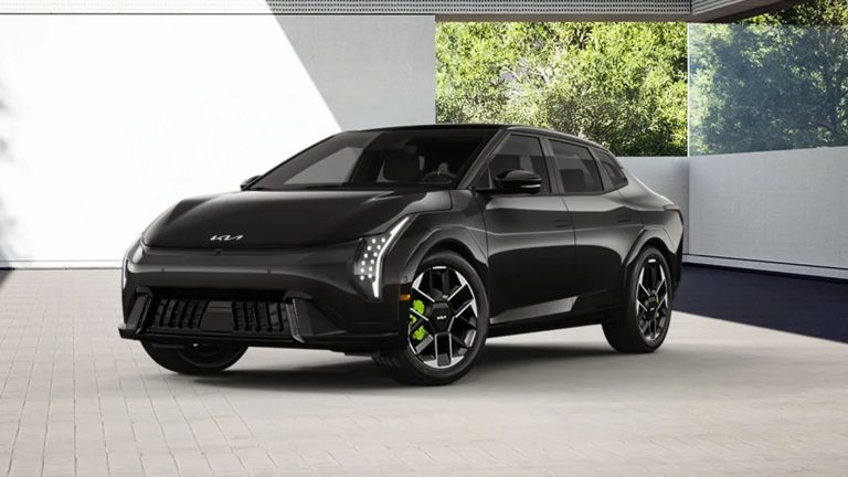 La Kia EV4 GT 2027 affiche un prix tout compris de 61 344 $ au Canada